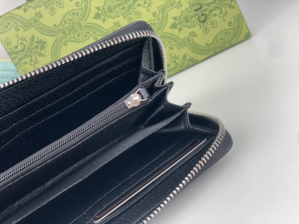 グッチ財布コピー着用イメージ